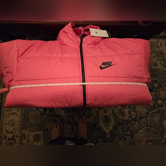 Nike Womens sz Small NWT Bright Pink Puffer - Picture 15 of 16